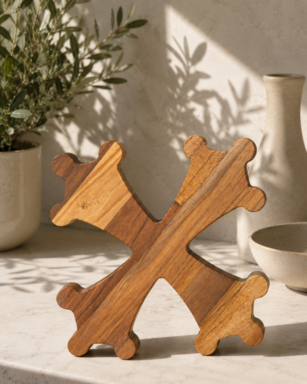Dessous de plat croix occitane en bois huilé – L'OCCITAN | Chêne et Noyer